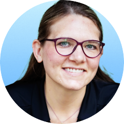 Dr. Lisa Mason, DVM Photo